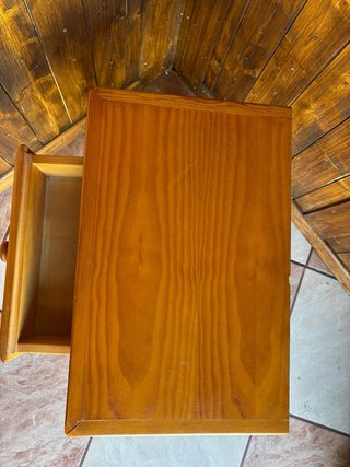 Mesita de Noche de Madera de Pino