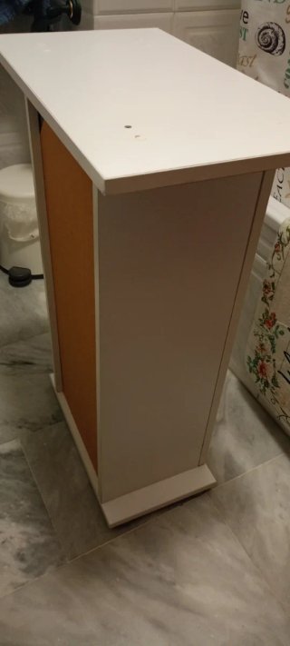 Armario de baño blanco
