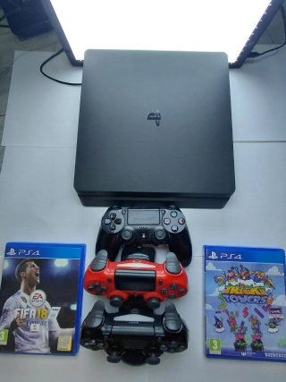 PlayStation 4 (PS4) Pack con mas cosas y accesorio