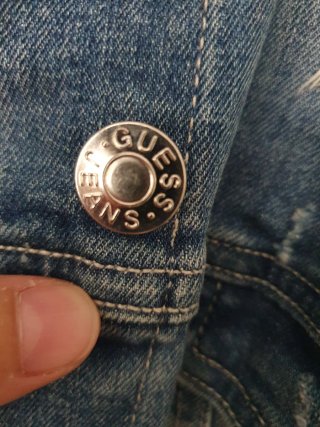 Cazadora vaquera Guess desgastada Talla M