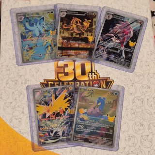 Lote de 5 Cartas pokemon 30 aniversario