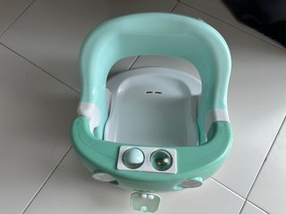 Asiento de baño para bebé color menta