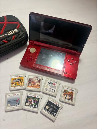 Nintendo 3DS Roja con 7 Juegos