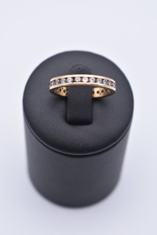 0025 Anillo de Oro con Circonitas