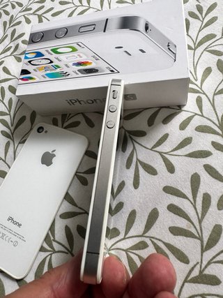 iPhone 4S  8gb