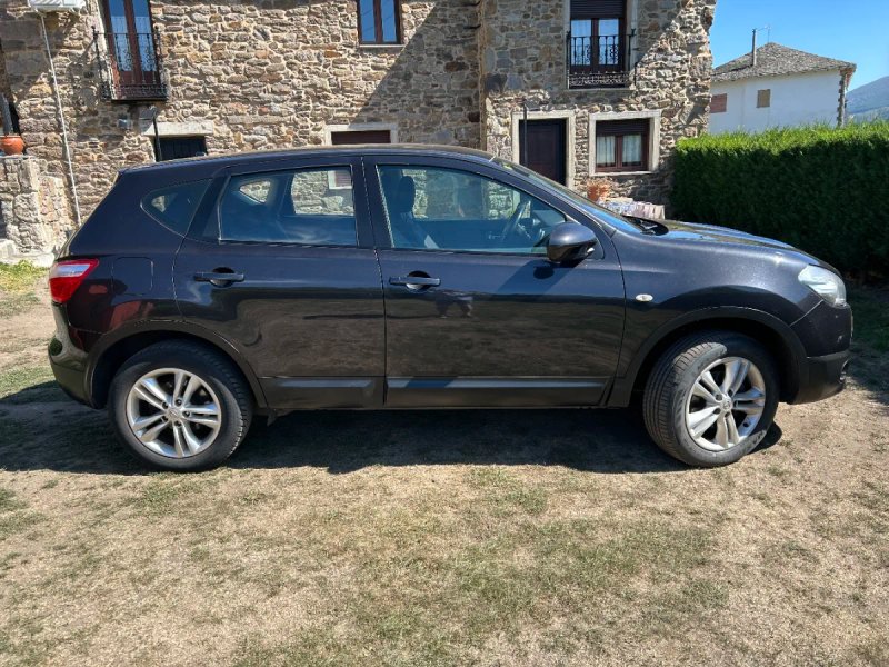 Nissan Qashqai 2.0 dCi Acenta 4x4 2011, foto 2