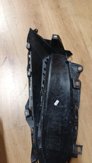 Suelo derecho Yamaha XMAX 125-400 (18-20)