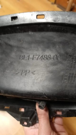 Suelo derecho Yamaha XMAX 125-400 (18-20)