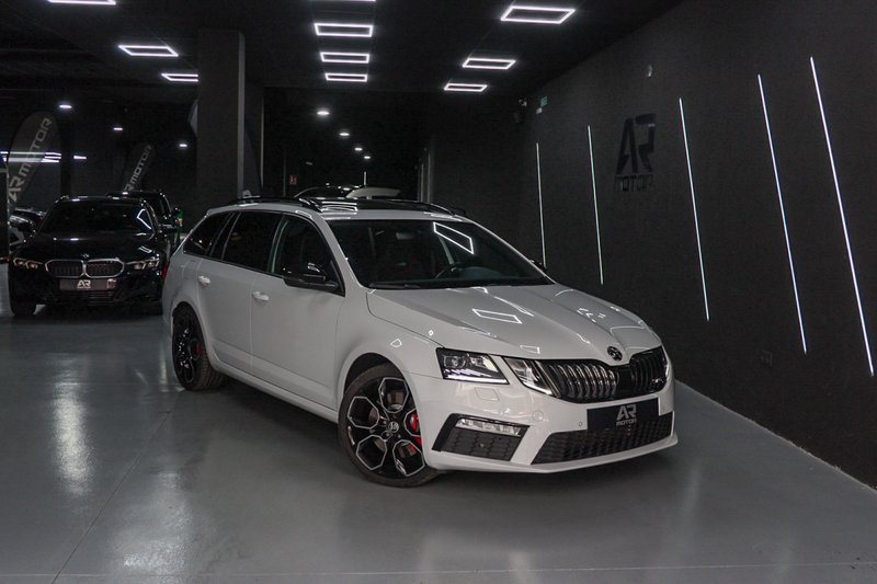 Škoda Octavia Combi 2.0 TSI RS 2019, foto 4