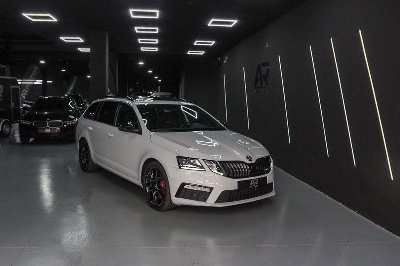 Škoda Octavia Combi 2.0 TSI RS 2019, foto 3
