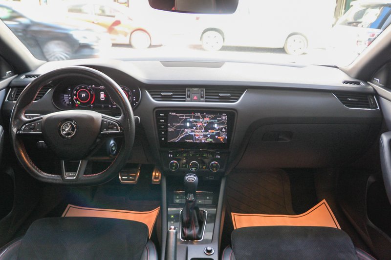 Škoda Octavia Combi 2.0 TSI RS 2019, foto 13