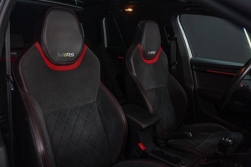Škoda Octavia Combi 2.0 TSI RS 2019, foto 18