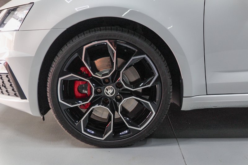 Škoda Octavia Combi 2.0 TSI RS 2019, foto 25