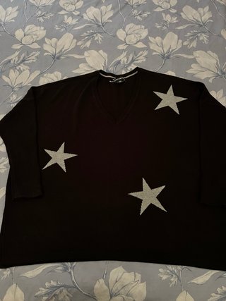 Jersey DKNY Negro con Estampado de Estrellas