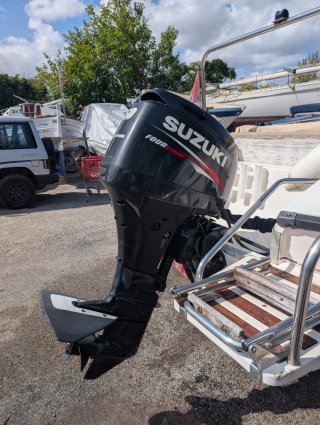 Embarcación Rio Road 500 con motor Suzuki 50cv