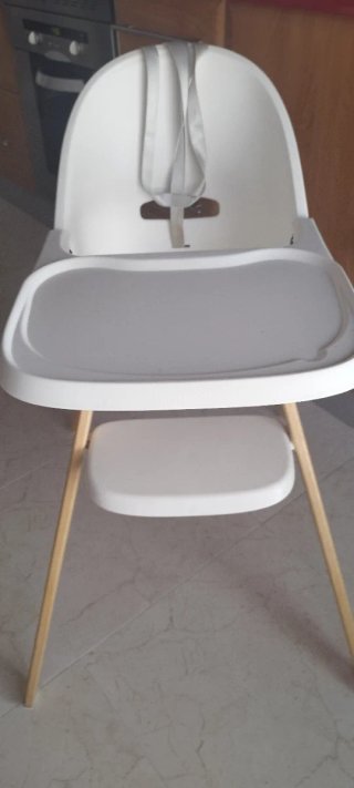 Trona bebé blanca y madera