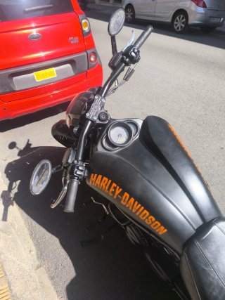Harley-Davidson V-Rod Negra y Naranja