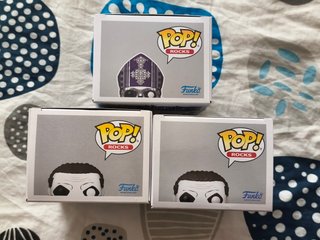 Lote 3 Funkos Ghost: Papa V y Papa Emeritus IV