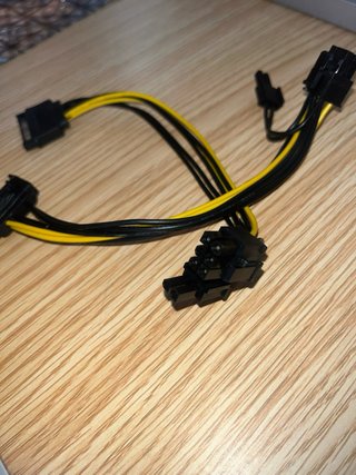 Adaptadores SATA a PCIe 6+2 pines