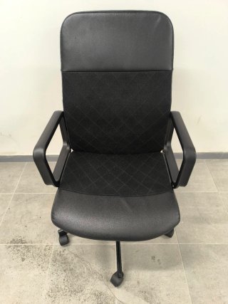 Silla de escritorio negra como nueva