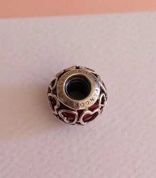 Charm Pandora Corazones Burdeos