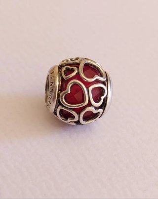 Charm Pandora Corazones Burdeos