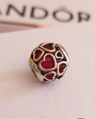 Charm Pandora Corazones Burdeos