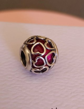 Charm Pandora Corazones Burdeos