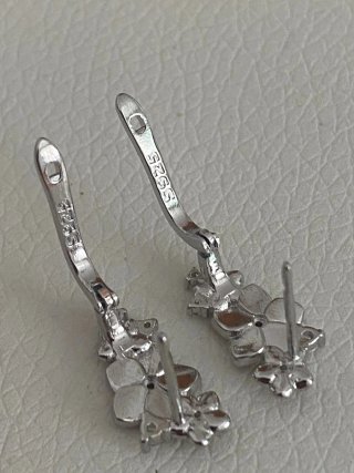 Pendientes de Plata con Diseño Floral