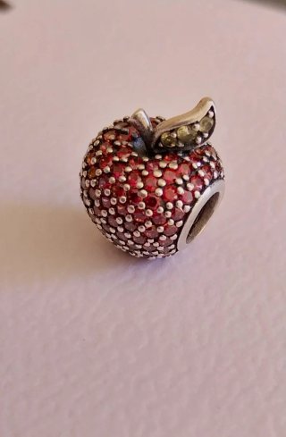 Charm Pandora Manzana con circonitas