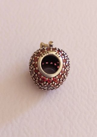 Charm Pandora Manzana con circonitas