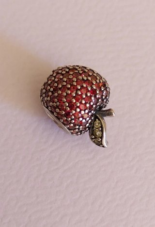 Charm Pandora Manzana con circonitas