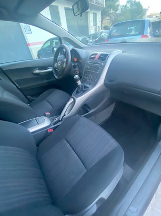 Toyota Auris 2010