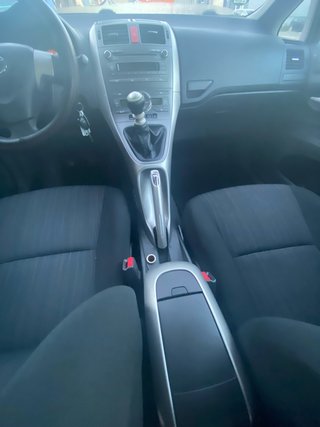 Toyota Auris 2010