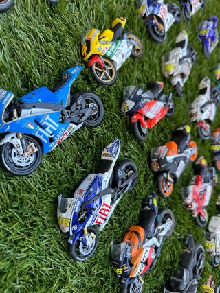 Set di 37 modelli di moto Rossi