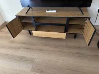 Mueble de televisión estilo industrial