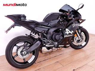 YAMAHA R9