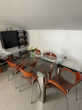 Comedor de cristal y 5 sillas