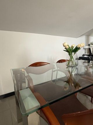 Comedor de cristal y 5 sillas