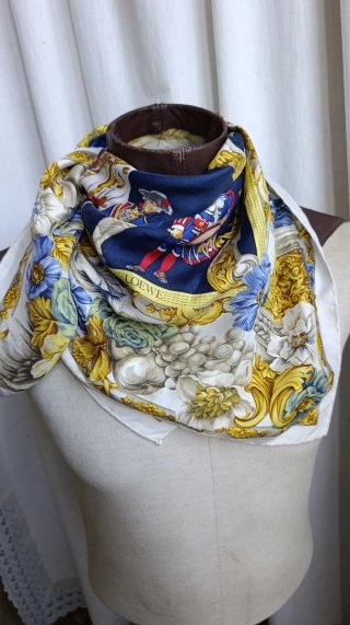 Pañuelo de seda Loewe