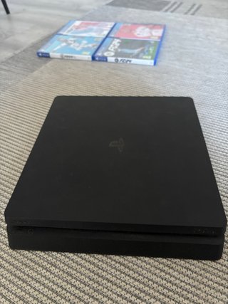 PlayStation 4 Slim Negra