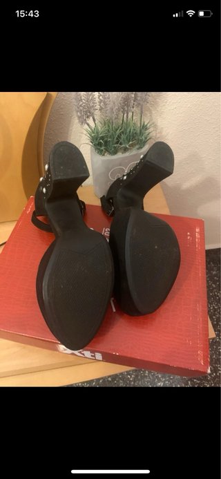 Zapatos negros tacón plataforma perlas