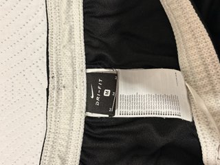 Pantalón Chándal Nike Dri-Fit Negro y Blanco