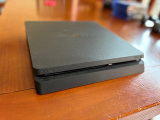 PlayStation 4 (PS4) Slim 1TB