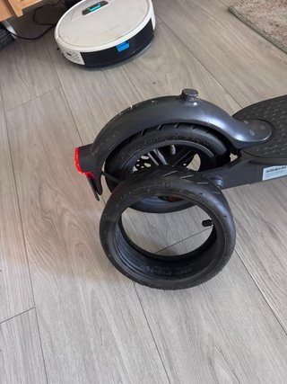 Xiaomi Mi Electric Scooter Pro 2 + Rueda