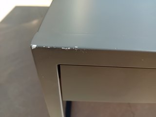 Mesa de centro con cajones