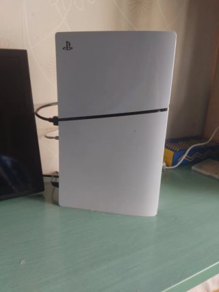 PS5 Slim con FC24 y GTA V