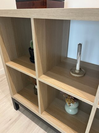 Estantería / mueble de madera de 8 compartimentos