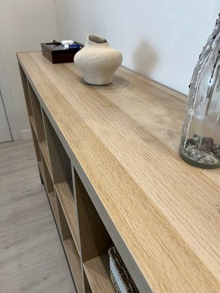 Estantería / mueble de madera de 8 compartimentos