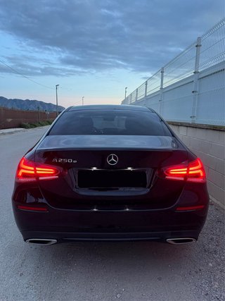 Mercedes-Benz Clase A250e sedan